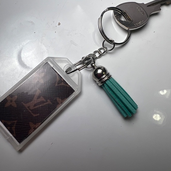 Embellished Key Chain - Picture 7 of 10